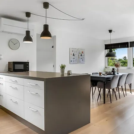 Rosmarie - 600m From The Sea By Interhome Hals
